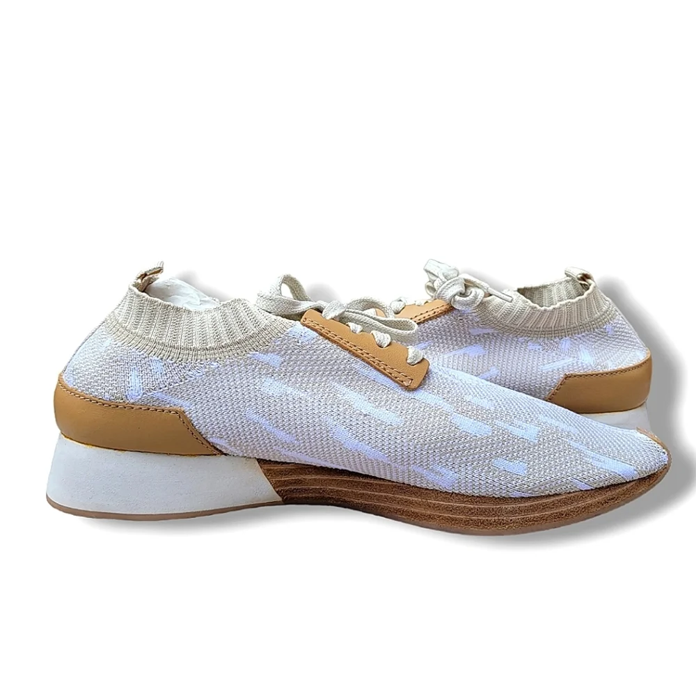 EUC  M4D3 On‎ the Run Comfort Knit Stretch Workout Sneakers Rubber Shoes Size 9